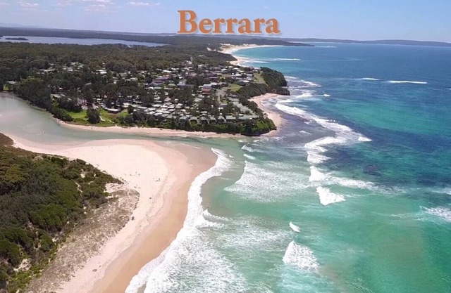 House + Separate Cabin, Perfect for Families, Very Short Walk to Beaches/Lagoon