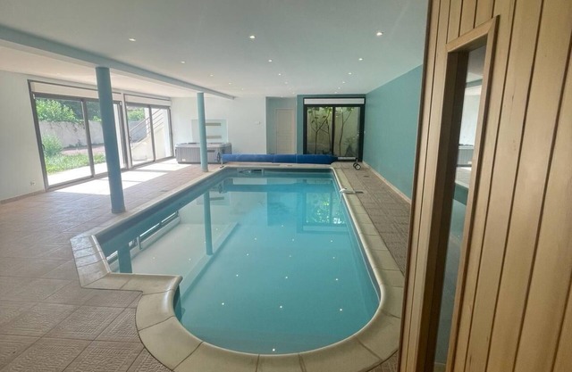 House Villa 15min Orly 20min Paris with swimming pool, SPA, sauna and fitness room