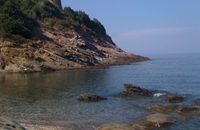 HOUSE VILLA PIETRACORBARA WITH LARGE GARDEN SHADOW NEAR THE BEACH IN QUIET
