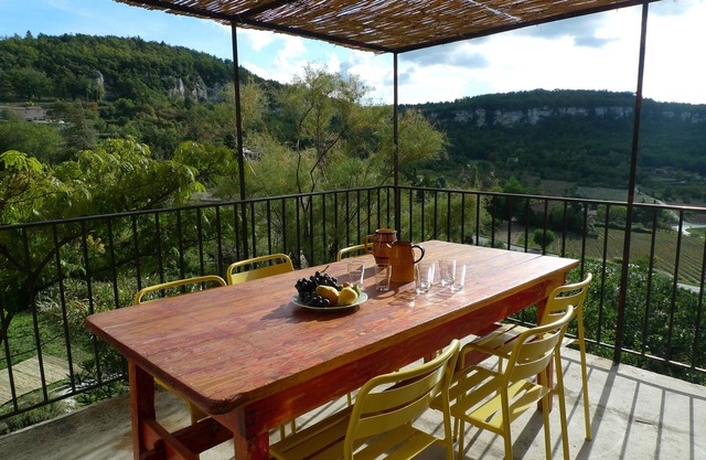House with character, MAGNIFICENT VIEW on Luberon, PANORAMIC TERRACE, Gardens