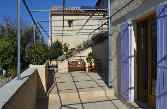 House with garden, terraces, views, comfortable in all seasons