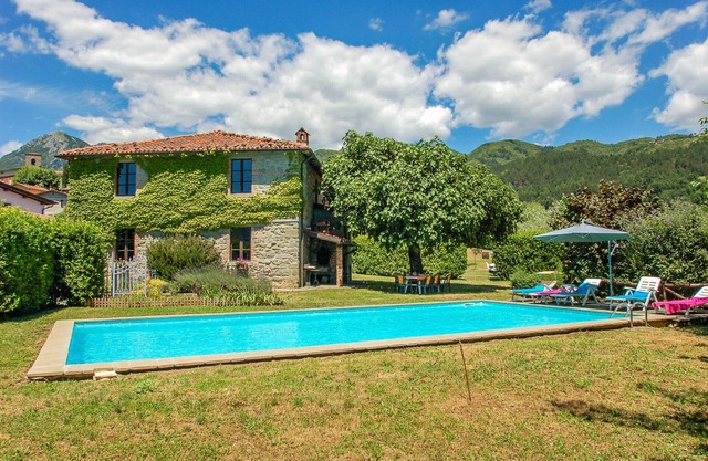 House with private pool at 2,8 km from Castiglione di Garfagnana. Panoramic view