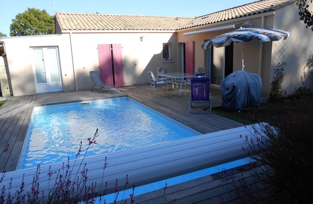 House with pink shutters