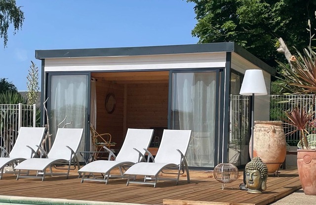 House with pool at Domaine de La Chouannerie 15 minutes from Puy du Fou