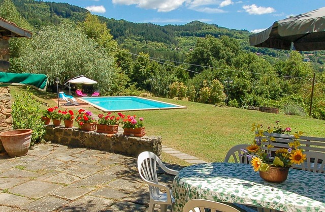 House with private pool, big garden at 2,8km from Castiglione di Garfagnana