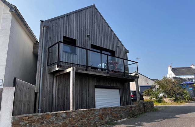 House with sea view, fifty metres from the GR34 coastal path