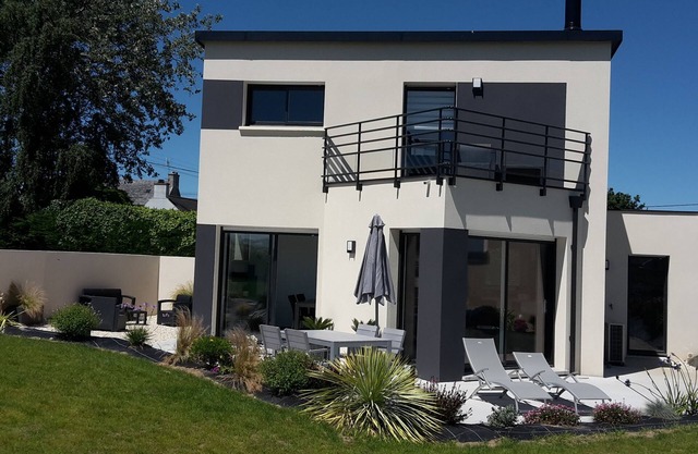 HOUSE WITH SUPERB SEA VIEW IN ROSCOFF - 4 STARS