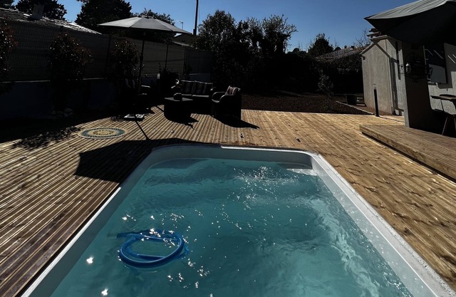 House with swimming pool