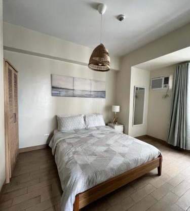 Huge 1Bedroom Condotel w Balcony near Smart Araneta Coliseum