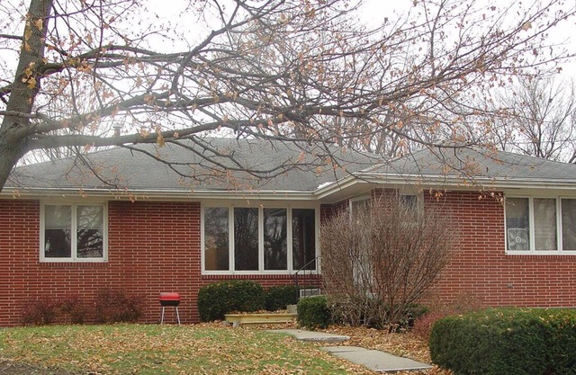 HUGE 7 Bedroom 3 Bathroom Brick Home with rates as Low as $30 per Bedroom !