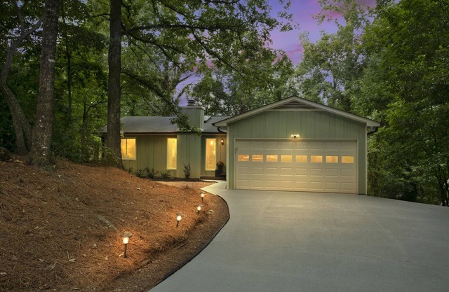 Huge Lakefront, Pvt Dock, King bed, Pets Ok