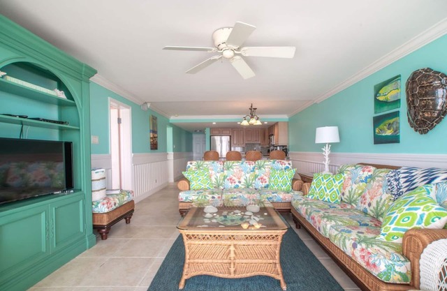 Huge Porch! 3Bedroom-Oceanfront Condo