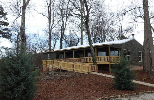 hummingbird · NO SUNDAY CHECK INS- hot tub ,gated, HUMMINGBIRD