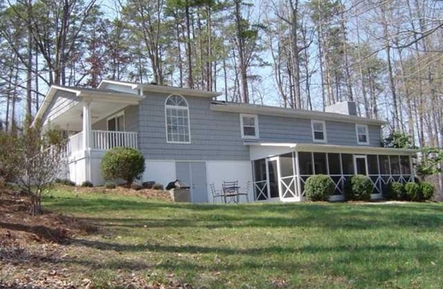 Hyco Lakefront rental with great outdoors. So much room for activities!