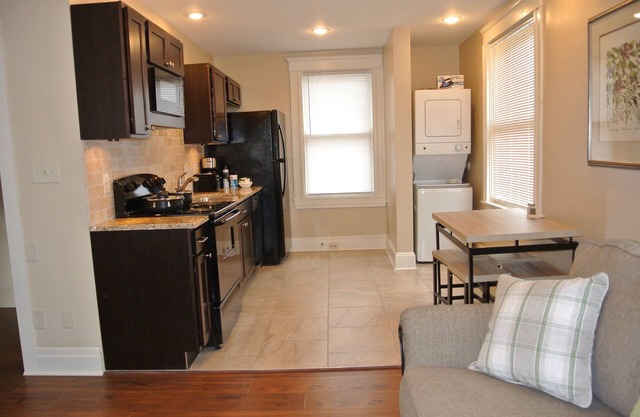 Hyde Park Square Jewel I , Great for families, ATP, weddings etc!