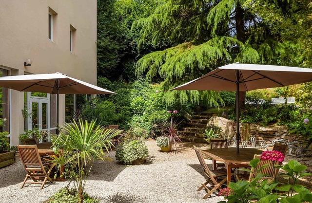 ibis Lannion Cote de Granit Rose