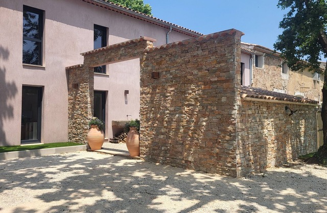 Ideal family home in a charming Provencal village