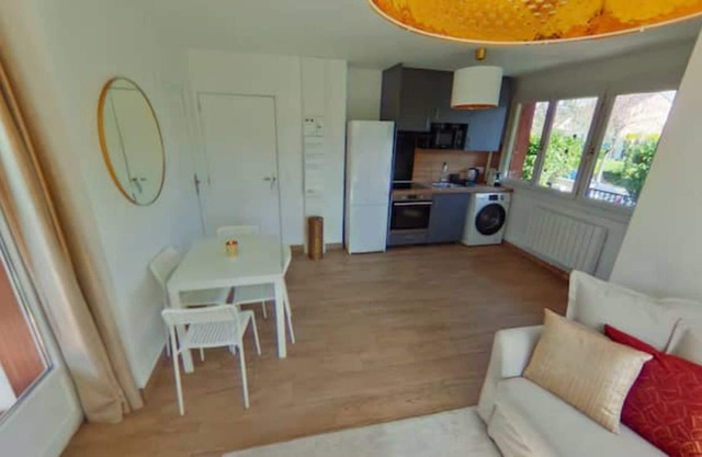 IDF05 Superb cozy apartment CDG airport wifi 4 people