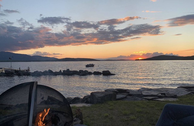 Idyllic waterfront 4 season camp
