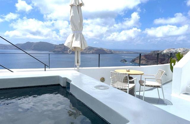IKIES Santorini