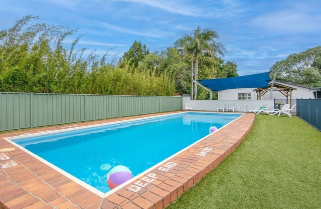 Iluka Villa 4 - Pool, BBQ, private jetty and your own boat ramp.