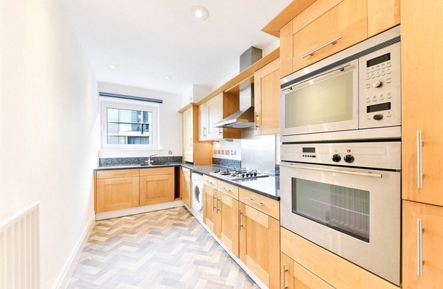 Immaculate 2-bed House in Earls Court W14