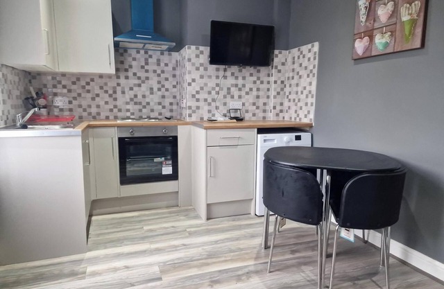 Impeccable 3-bed Apartment in Bradford to Explore