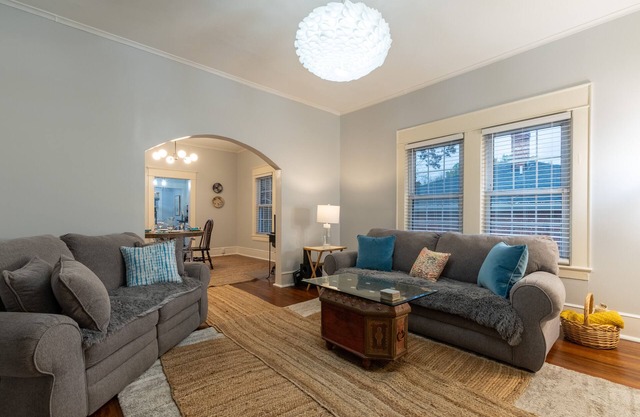 In City, Airy Cheerful Bungalow, Homey, Fire Pit