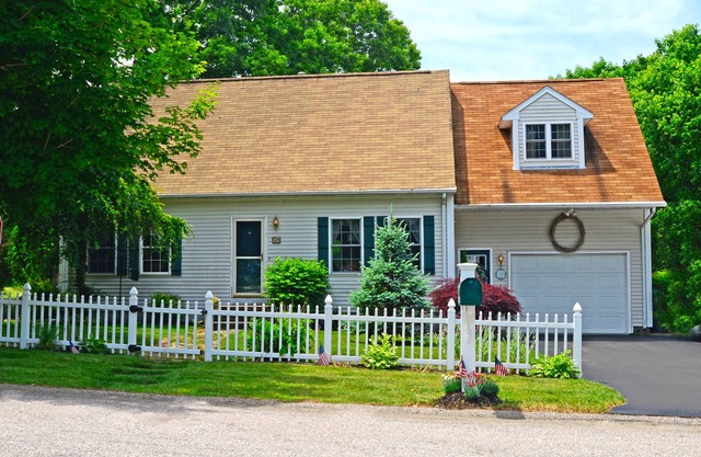 IN-GROUND POOL, Close to Beach/Vineyards, Wickford, Newport & Narragansett
