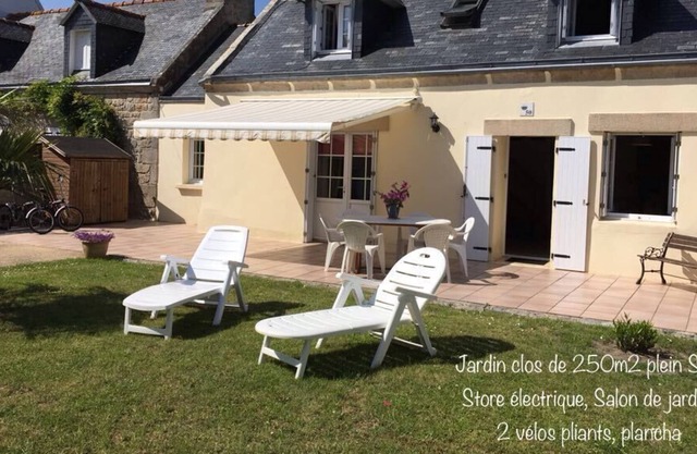 In the heart of Audierne bay comfortable house 500m from the beach and fishing port
