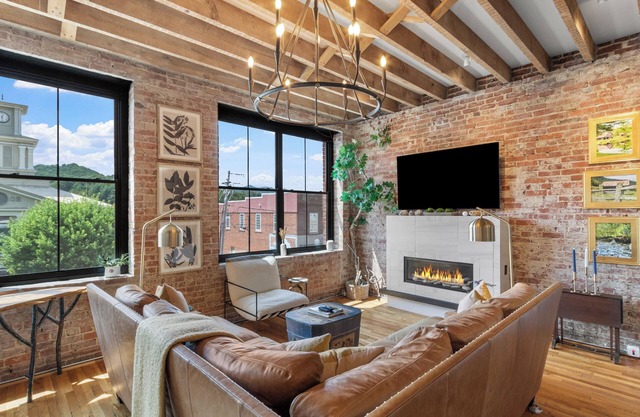 In the heart of Burnsville- Walk to shops and restaurants! Elevator access!
