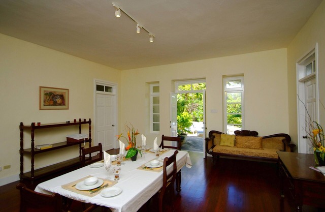 Inchcape Seaside Villas right on Silver Sands Beach - 2 bedr. House Courtyard,