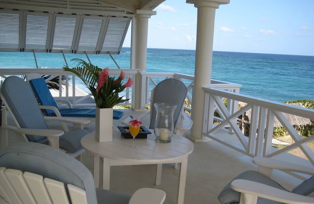 Inchcape Seaside Villas right on Silver Sands Beach - House Sunset Upstairs