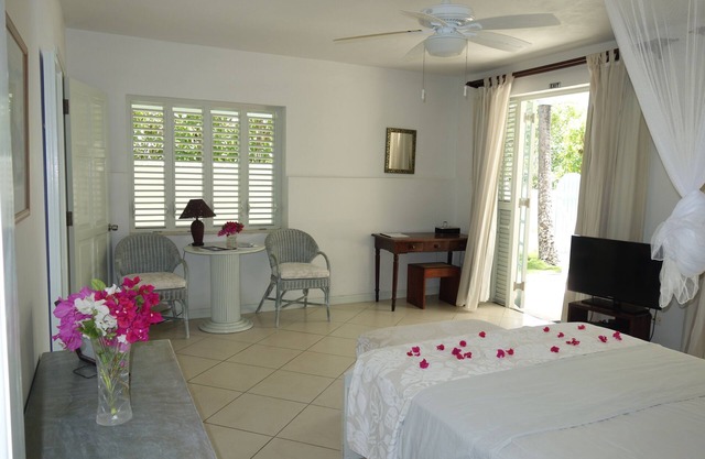 Inchcape Seaside Villas right on Silver Sands Beach - Seaview Studio