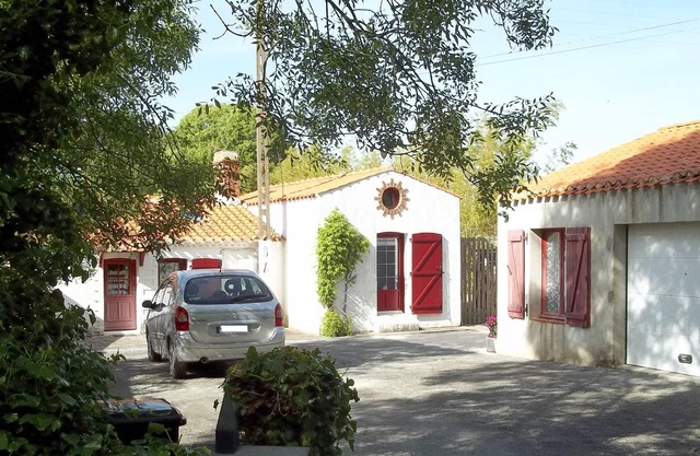 Independent equipped room in the countryside