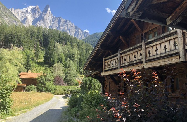 Independent accommodation of 68m² in Chalet "les Bois de Chamonix".