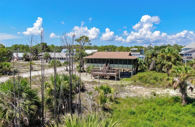 Indian Pass beach cottage easy access to beach