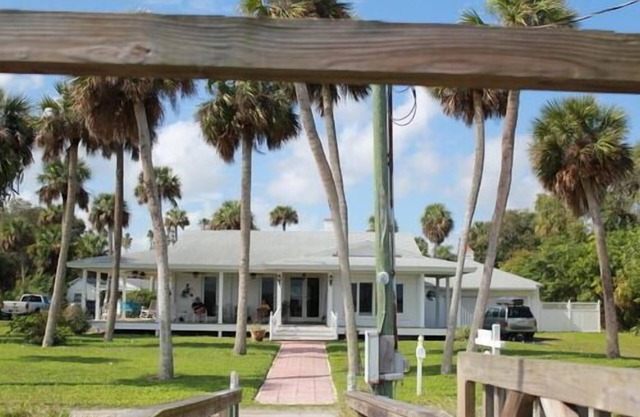 Indian River Lagoon Waterfront Cottages