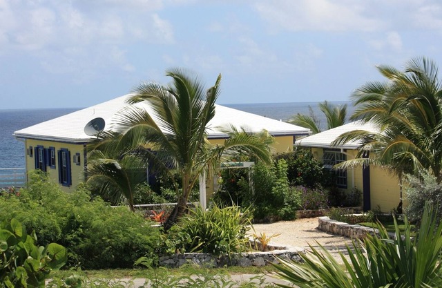Indigo Seas- Panoramic Ocean View, Secluded Cottage