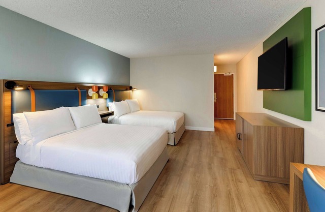 Indulge in Home Like Comfort! w/Pool, Near Sunrise Trailhead, Pet-Friendly