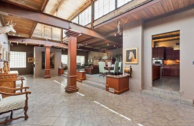 Industrial Elegance♛ Free Parking ♛ Heart of Mass Ave ♛ Downtown Indianapolis