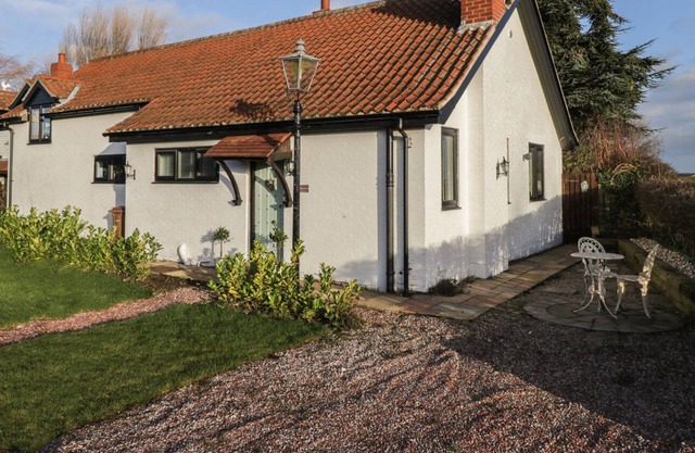 INGLEWOOD, pet friendly, with open fire in Ellerton
