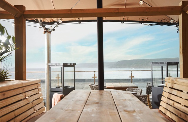 Inn In Penzance With Guest Services, Restaurant, Smoking