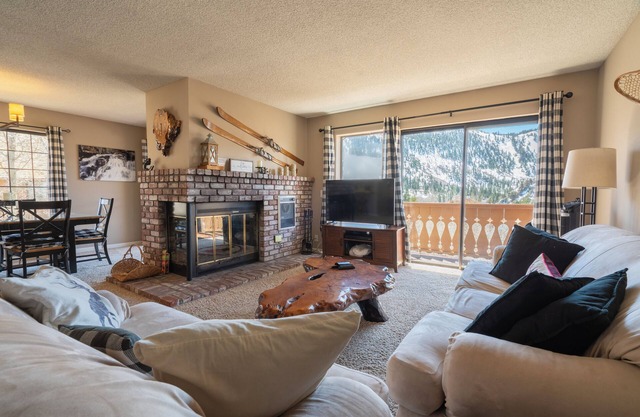 Interlaken #8 Updated 2 BD/2 BTH