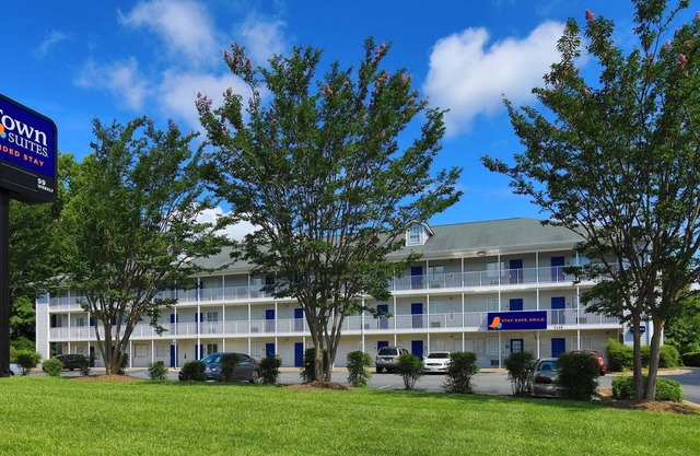 InTown Suites Extended Stay Charlotte NC - North Tryon St