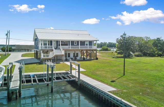 Intracoastal Waterway Soundfront 4BR w/Dock, Boat Lift, & Stunning Water Views