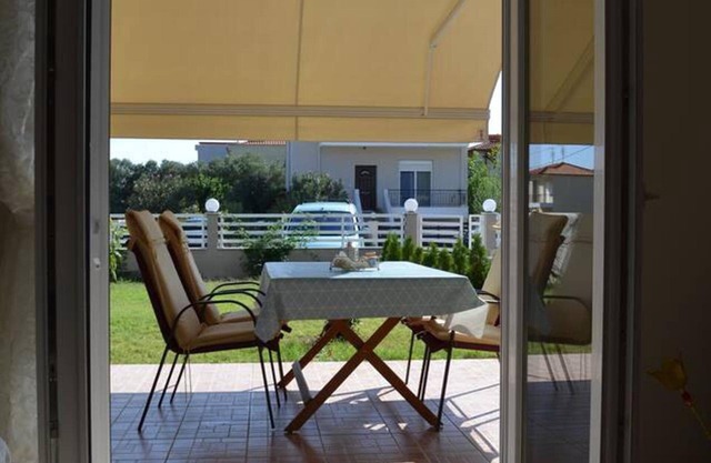 Inviting 2-bed Apartment in Nikiti, Greece