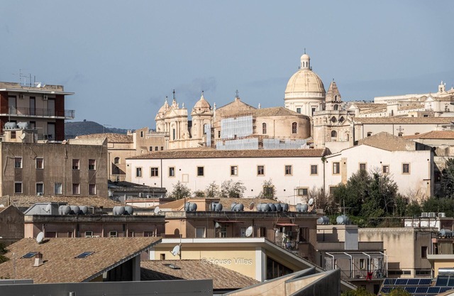 Iris Apartment in Noto