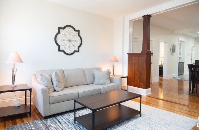 Ironworks Urban Retreat|Pet Friendly|RPI|Hospitals