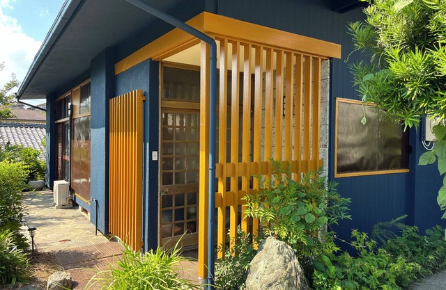 Ise Blue Villa main building and detached house|A space filled with playfulness and attention to detail, adjacent to the forest, with outdoor chill space, accommodates 15 people